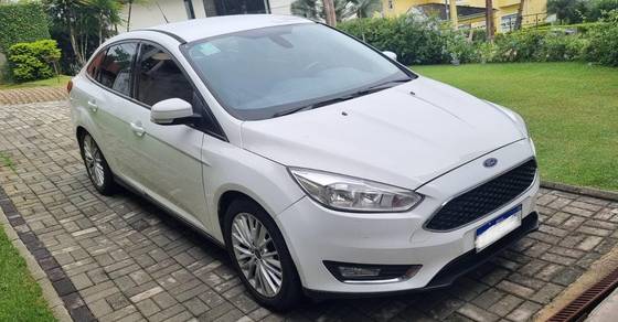 FORD FOCUS 2.0 SE FASTBACK 16V FLEX 4P POWERSHIFT